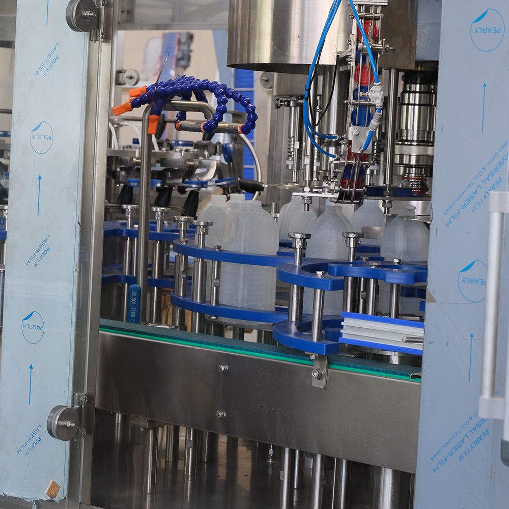 Aseptic Milk Rotary Beverage Machinery Automatic Juice Bottling Plant Pet /PE Bottle Filling Capping Machine